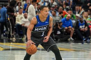 還是沒三分？貝恩半場8中3&三分4中0得到7分 出現2次失誤